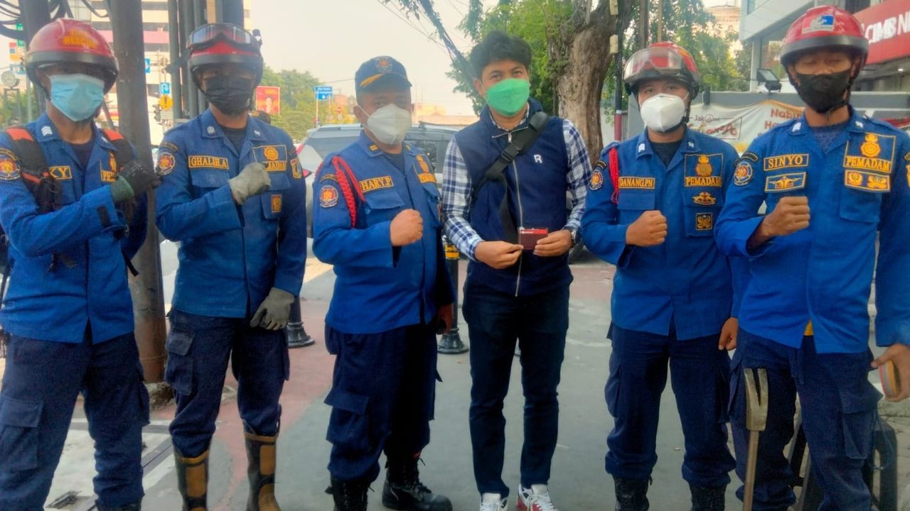 Damkar Jakarta Bertaruh Nyawa Melawan Tawon Vespa dan Ular Sanca