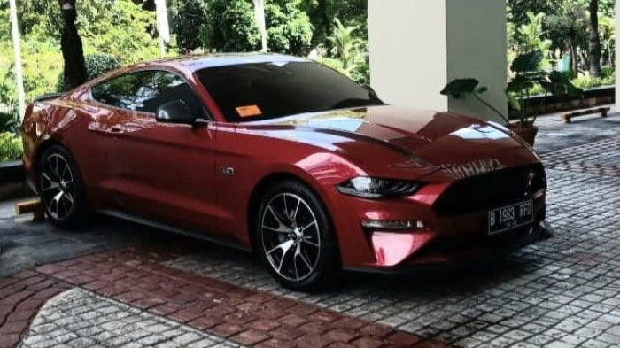 Viral Mobil Sport Merah Pakai Pelat TNI 'RFD' yang Ternyata Cuma Asal Pasang