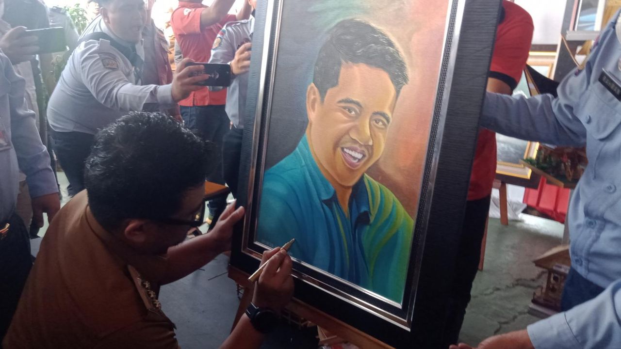 Lukisan wajah Bobby Nasution karya warga binaan Lapas Tanjung Gusta Kelas I Medan. (Ilham/ERA).