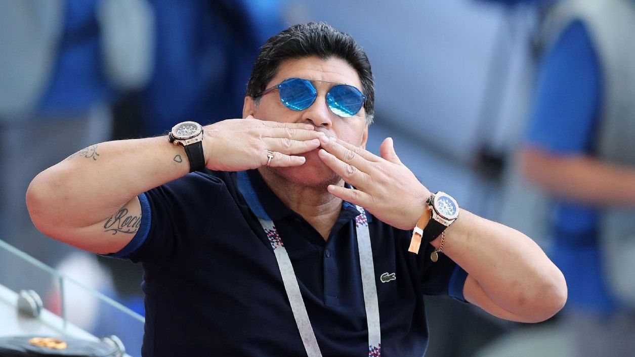 Dua Arloji Maradona Adalah Isyarat: Ia Akan Selalu Kembali ke Argentina