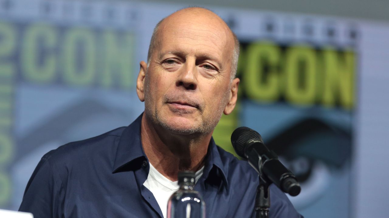 Sulit Berkomunikasi karena Derita Gejala Afasia, Bruce Willis Akan Pensiun dari Film
