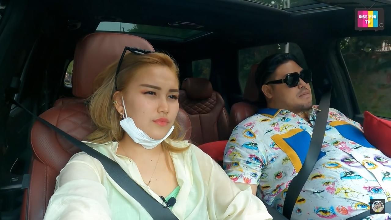 Ayu Ting Ting dan Ivan Gunawan (Foto: YouTube/Qiss You TV)