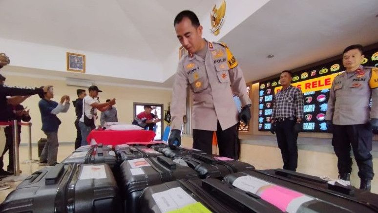 Puluhan Warga Garut Tertipu Umrah Murah, Hanya Diajak Menginap Hotel Jakarta Selama 3 Hari