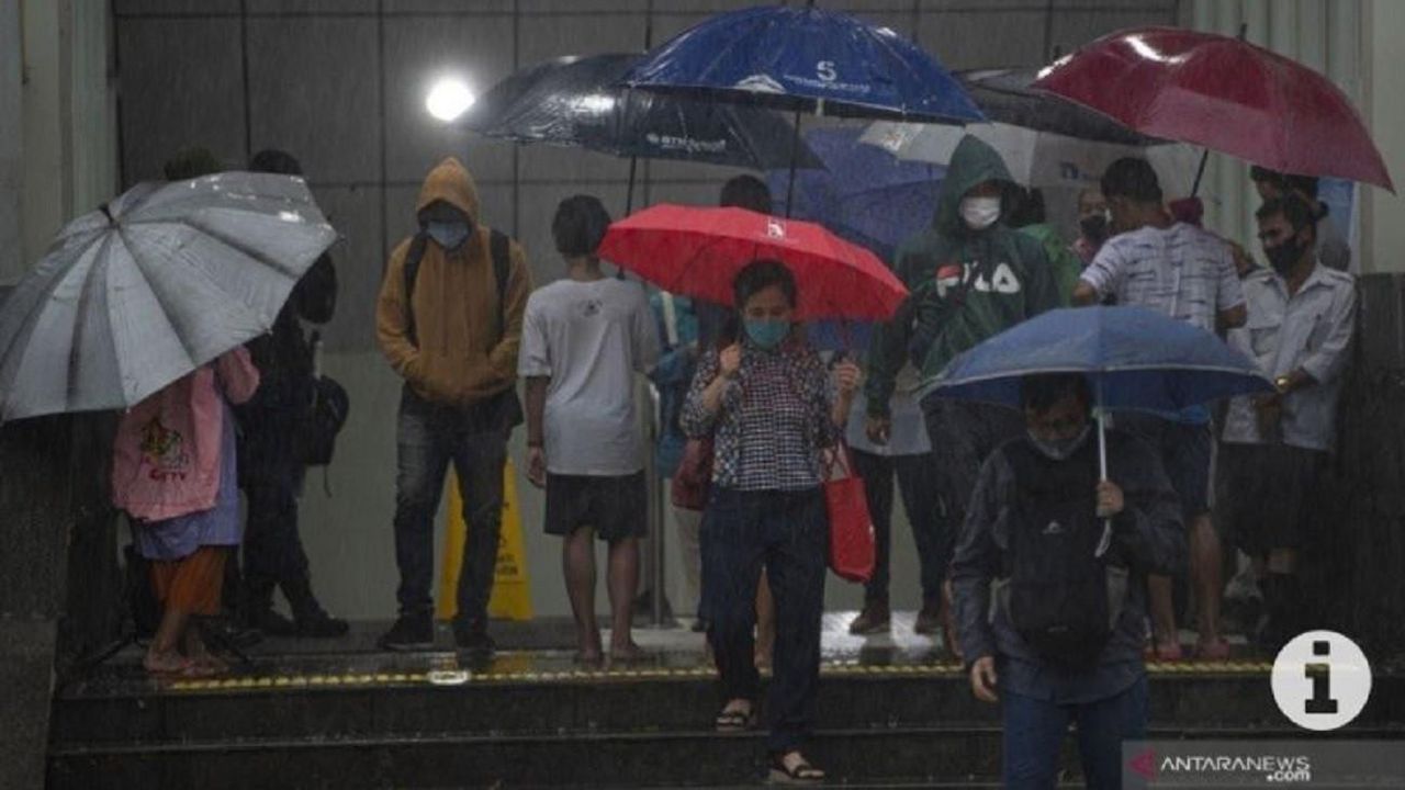 Sedia Payung, Hujan Diprakirakan Turun di Sejumlah Kota Ini
