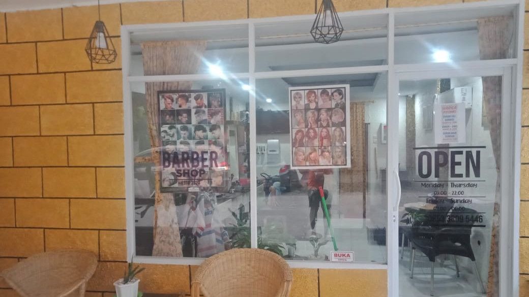 Duh, Seorang Istri TNI Sita Alat Cukur Pengusaha Salon di Makassar, Kenapa Ya?