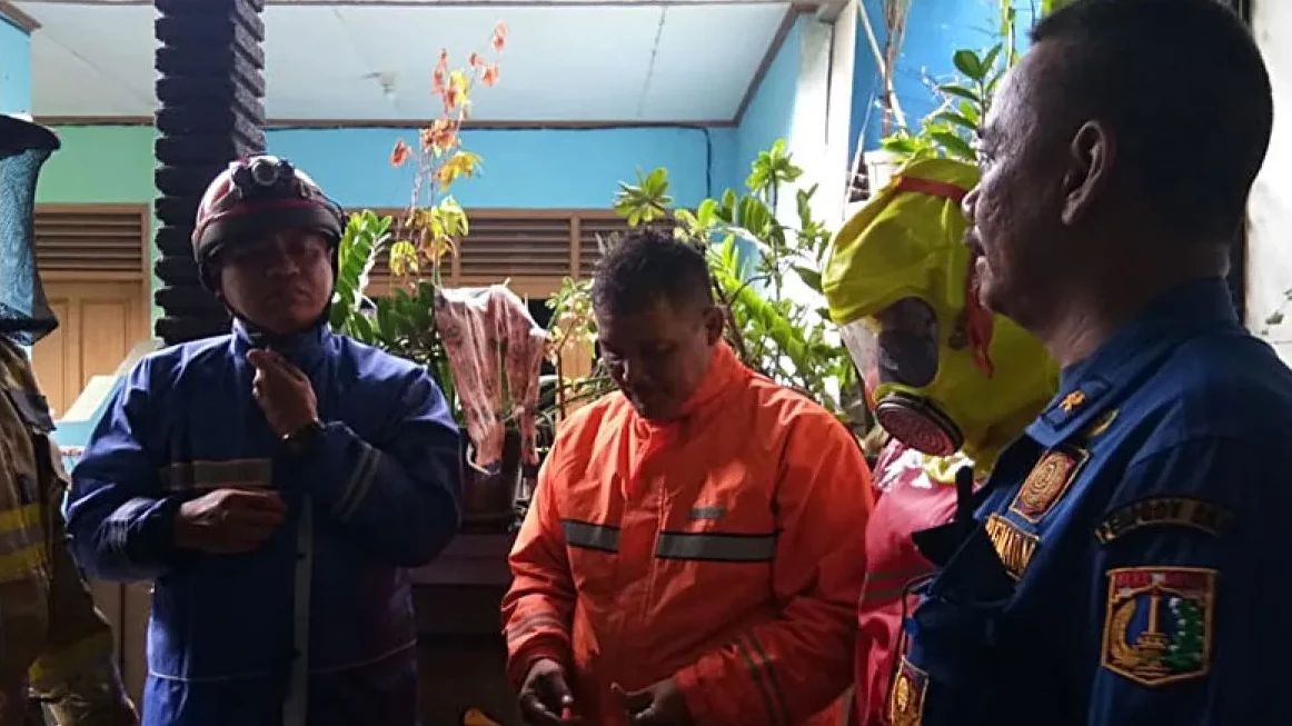 Damkar Tangerang Beri Bantuan Usir Setan ke Wanita Diduga Kesurupan