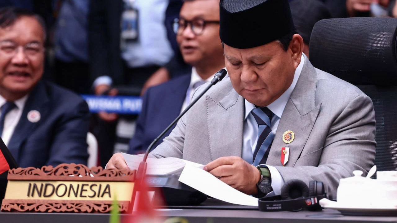 Usai Amankan Proyek Whoosh, Prabowo Puji Jokowi di Peresmian Pabrik Petrokimia Lotte