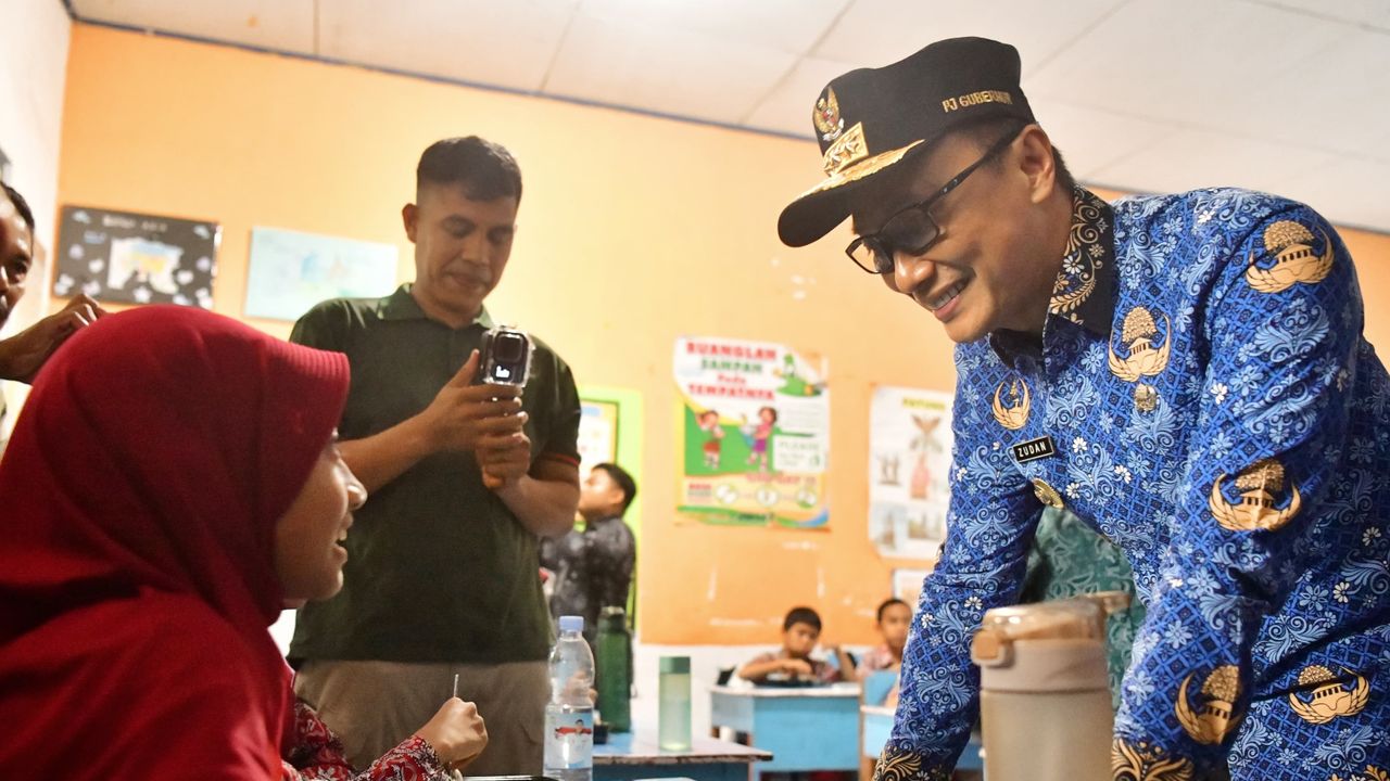 Simulasi Makan Siang Gratis di Takalar, Pj Gubernur Zudan: Insyaallah Sulsel Siap