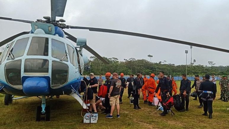 Tim Temukan Titik Lokasi Kecelakaan Helikopter Kapolda Jambi