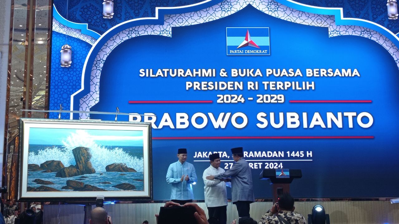 SBY Berikan Lukisan ke Prabowo Saat Bukber, Ini Maknanya