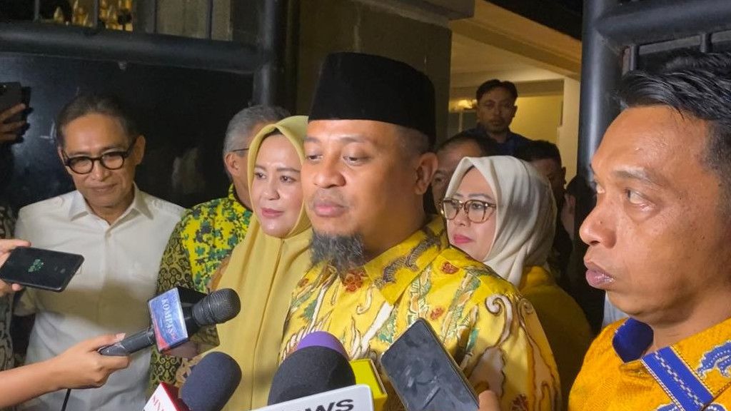 Golkar Resmi Beri SK Rekomendasi untuk Sudirman Sulaiman-Fatmawati di Pilkada Sulsel