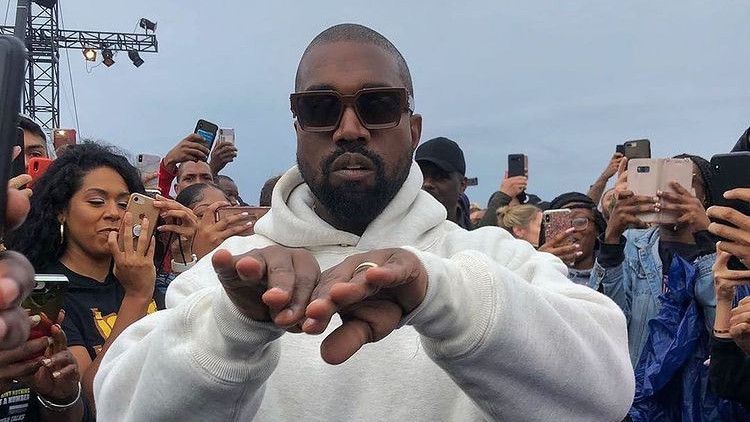 Kanye West Mau Ganti Nama Jadi Ye, Punya Makna Dalam dan Religius