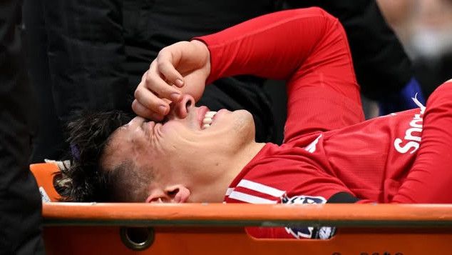 Jalani Operasi ACL, Lisandro Martinez Tutup Musim Bareng United