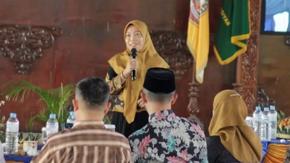 Kemendikdasmen Hentikan Program Penyetaraan Guru Non-PNS