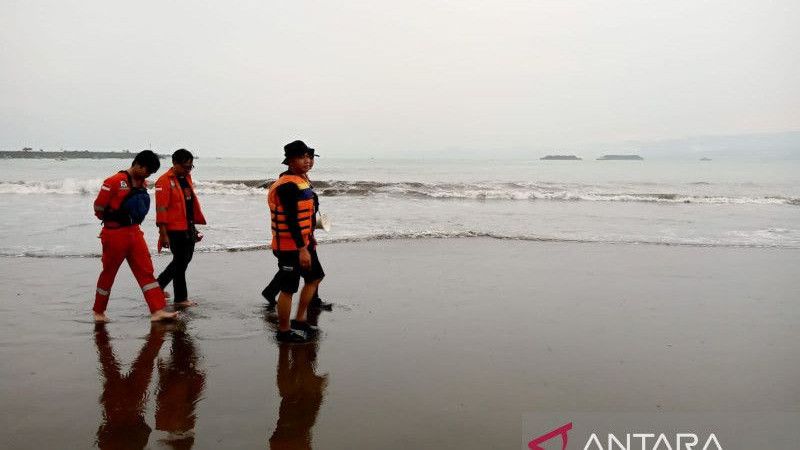Jasad Bocah 7 Tahun yang Tenggelam di Pantai Cikelewung Sukabumi Ditemukan Tim SAR