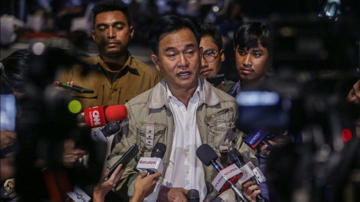 Polisi Pamer Aksi Saat Sita Buku Kiri, Yusril: Semata Penyelidikan, Bukan Pemberangusan