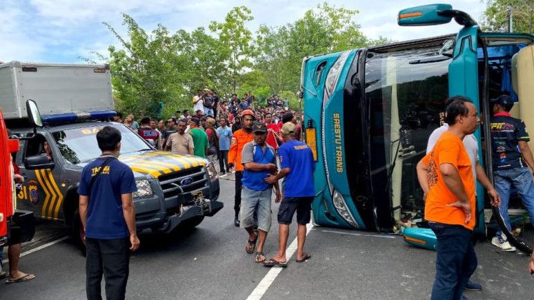 Bus Wisata Kecelakaan di Bantul, Satu Orang Tewas dan Beberapa Penumpang Lainya Luka-luka