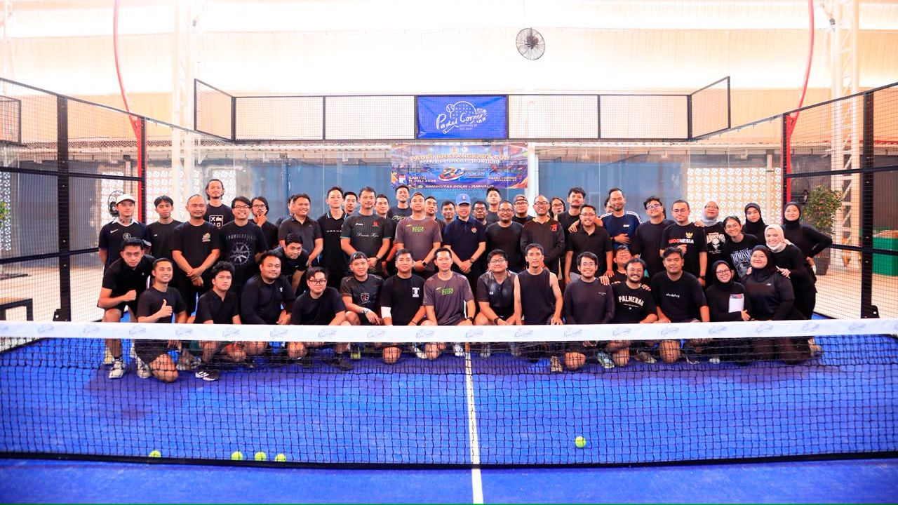 Polisi dan Jurnalis Trunojoyo Tanding Padel Bhayangkara Cup 2026