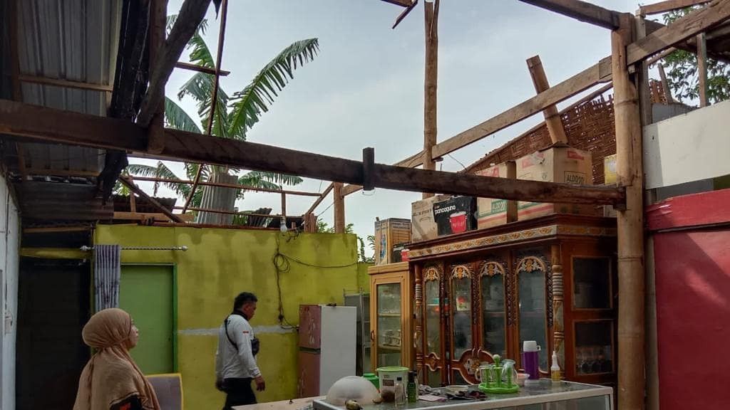 Plt Gubernur Sulsel Bergerak Cepat Bantu Warga Bantaeng yang Dilanda Bencana