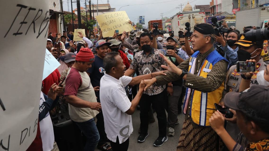 Seminggu Pergi Kunker ke Luar Pulau Jawa, Ganjar Pulang Disambut Demo