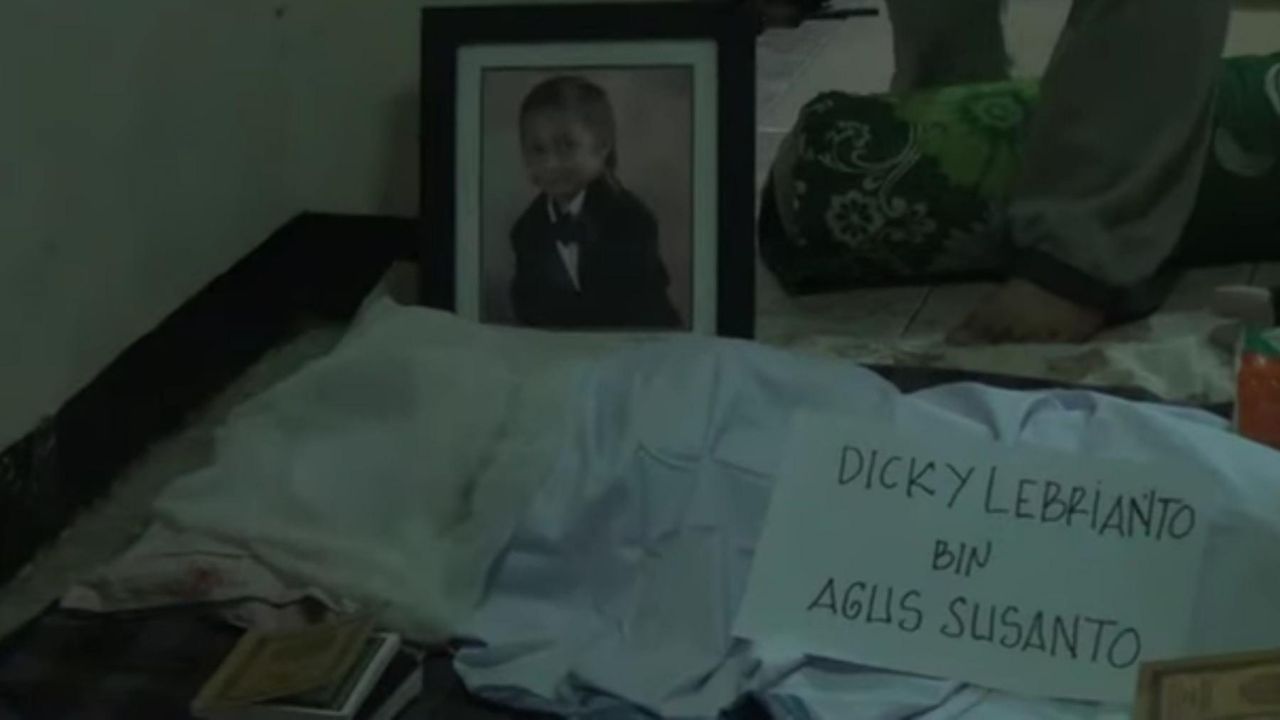 Dicky meninggal dunia (Foto: YouTube/Jurnalis Junior) 