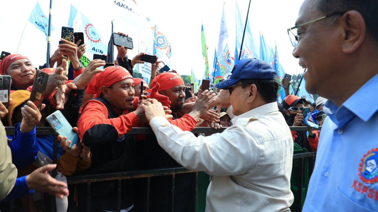 Prabowo ke Buruh: Pajak Besar untuk yang Penghasilan Besar, Lu Gaji Dikit Ngapain Dipajak