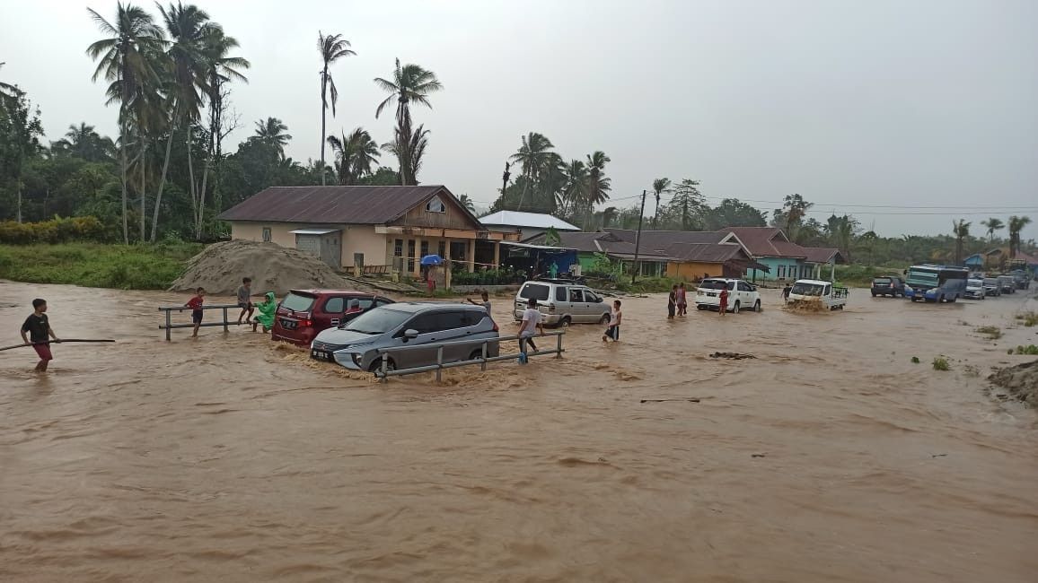 Warga Desa Radda Keluhkan Banjir dan Sikap Pemkab Lutra