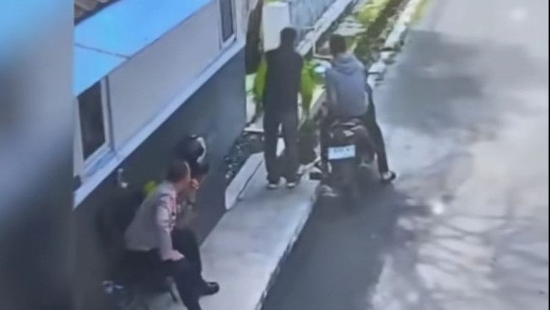 Viral, Pengemudi Ojol Jadi Korban Penipuan Saat Ngobrol dengan Polisi di Kota Bandung