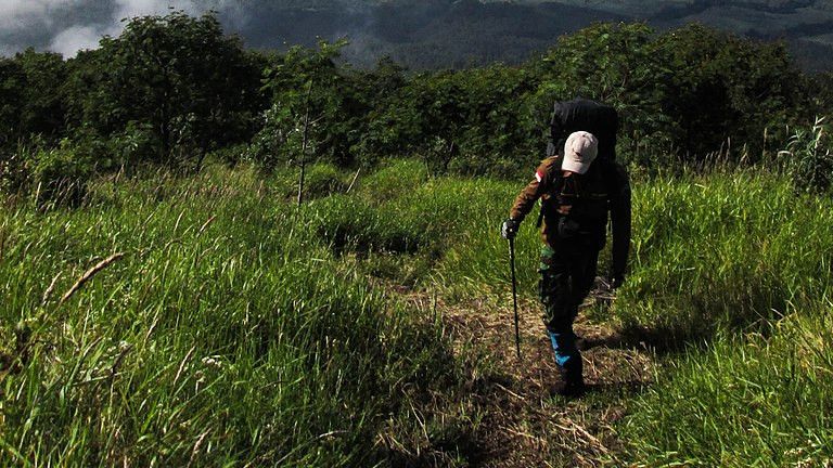 Uniknya Pecinta Alam di Luwu Sulsel Ini, Pendakiannya Disponsori Perusahaan Tambang Emas