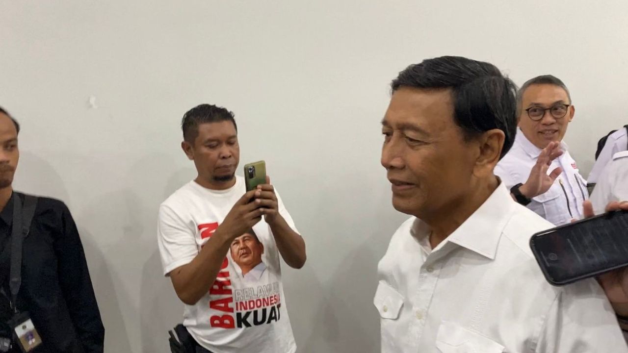 Wiranto dan Mantan Kapolri Jenderal Purnawirawan Sutarman Hadiri Acara Prabowo-Gibran di GBK Jakarta