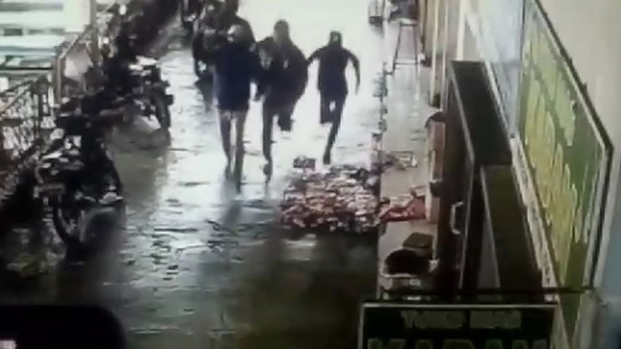 Komplotan Perampok Bersenjata Gondol 5 Kg Emas, Polisi Amankan Selongsong