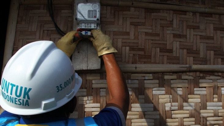 PSBB Total di Jakarta, Petugas Pencatat Meteran PLN Tetap Keliling