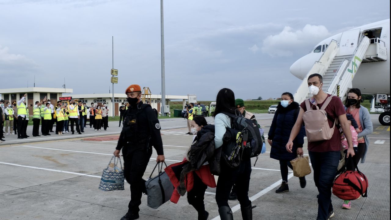 Tempuh Perjalanan 17 Jam, 80 WNI dan 3 WNA Berhasil Dievakuasi dari Ukraina ke Tanah Air