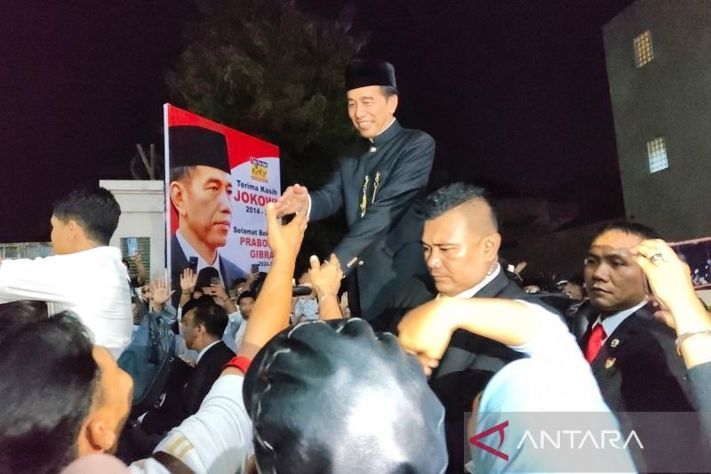 Tokoh Wayang Orang hingga Keroncong Sambut Kedatangan Jokowi di Solo