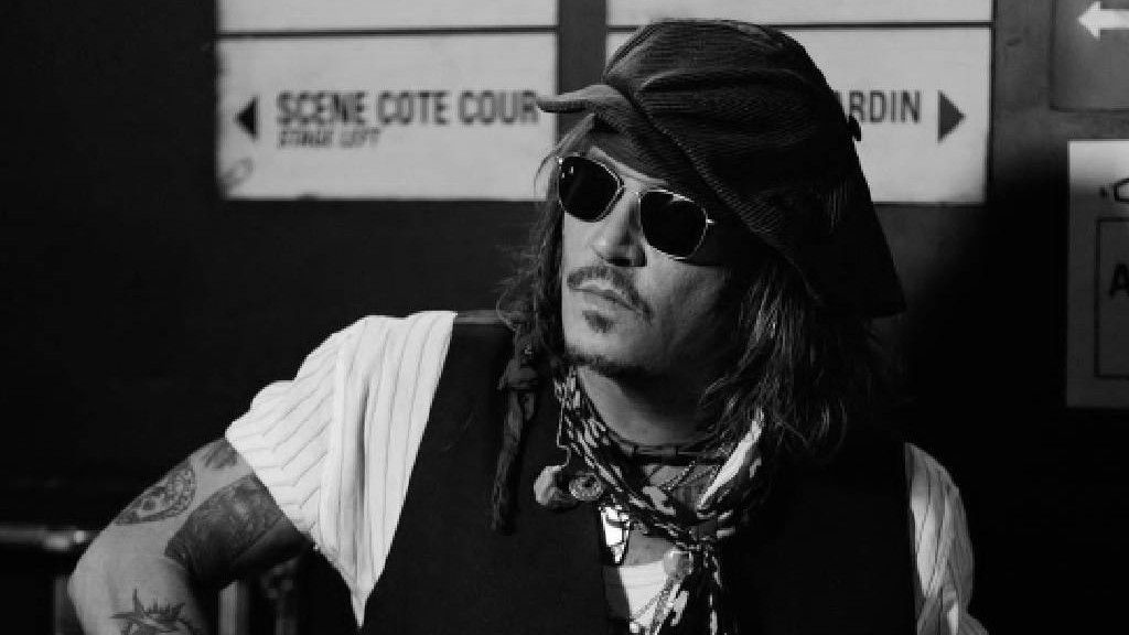 Bawa-bawa Johnny Depp, Sutradara Alice in Wonderland Bocorkan Sesuatu