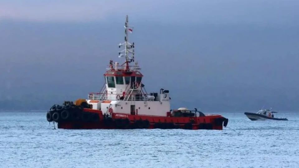 KMP Tunu Pratama Jaya Tenggelam di Selat Bali Diduga karena Gelombang Tinggi