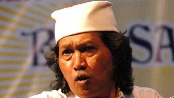 Viral, Cak Nun Sebut Jokowi Firaun, Denny Siregar Beri Sindiran: Ketawain Aja, Orang Juga Harus Cari Makan..