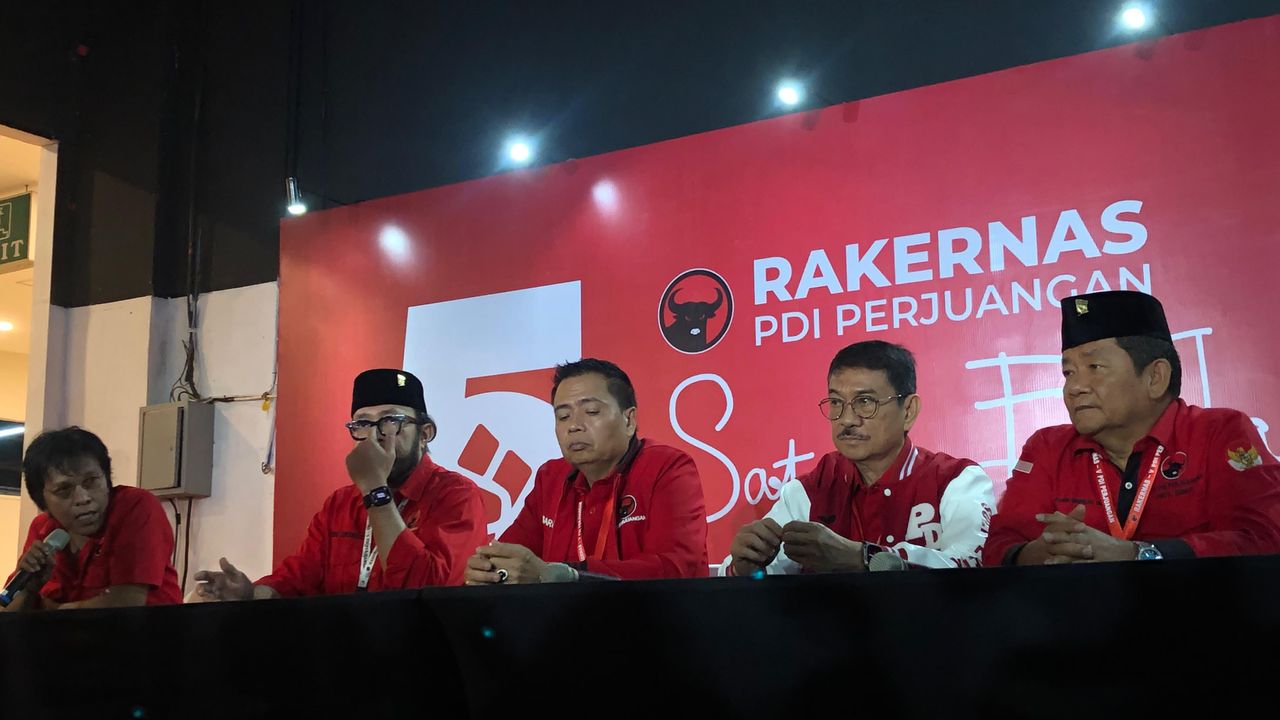 Adian Napitupulu Singgung Kader PDIP yang Pergi Jangan Bakar Rumah Lama, Sindir Jokowi?
