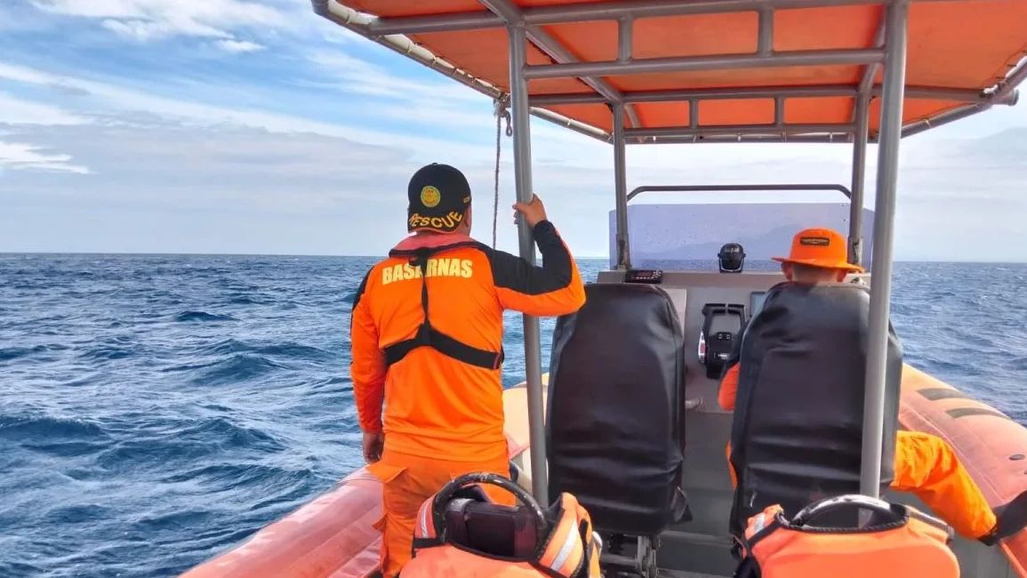 Asyik Mancing, Nelayan Halmahera Timur Tersambar Petir dan Jatuh ke Laut