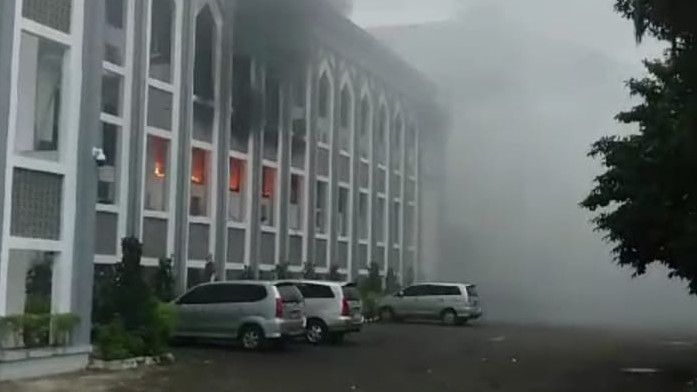 Gedung Rektorat UIN Ciputat Kebakaran, Kerugian Sekira Rp200 Juta