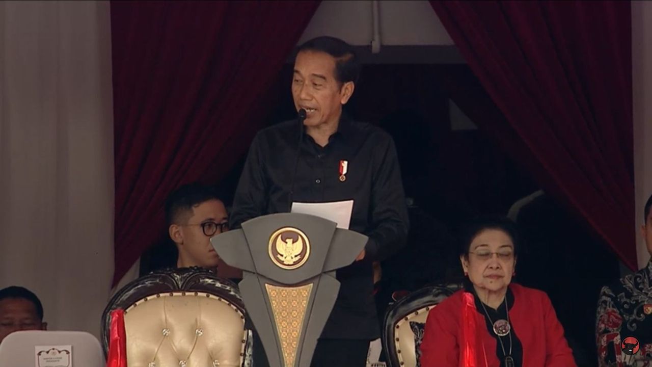 Di Puncak Bulan Bung Karno, Jokowi Dua Kali Sebut Ganjar Capres