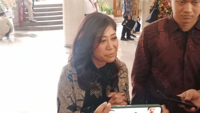 Tren Viral #KaburAjaDulu Tuai Sorotan, Menkomdigi: Kebebasan Berpendapat, Monggo