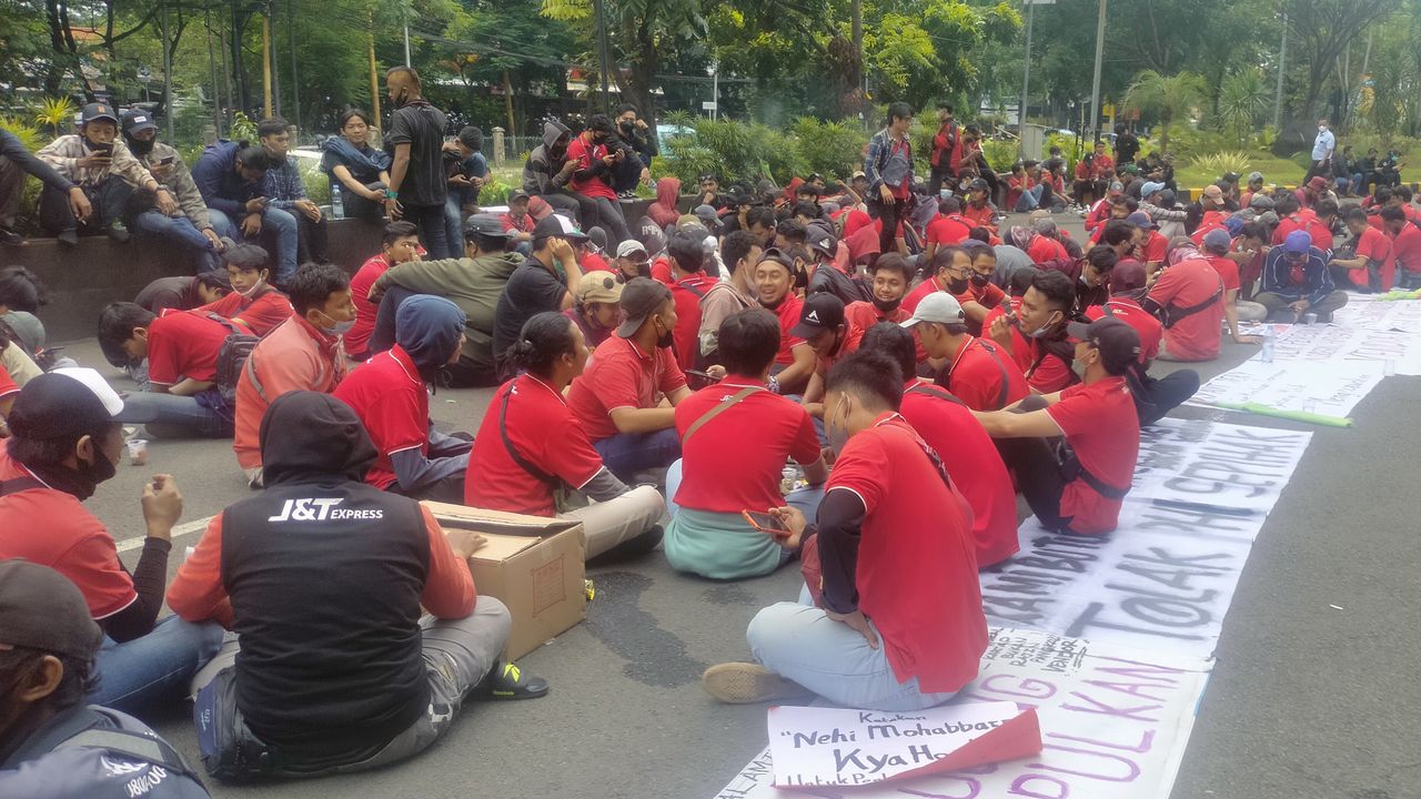 Buntut Aksi Demonstrasi, J&T PHK 350 Karyawannya