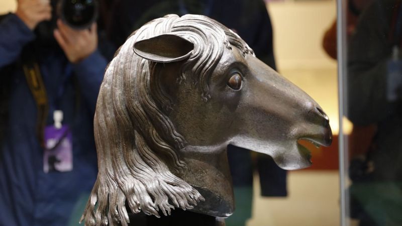 Hilang Selama 160 Tahun, Patung Kepala Kuda Resmi Kembali ke China
