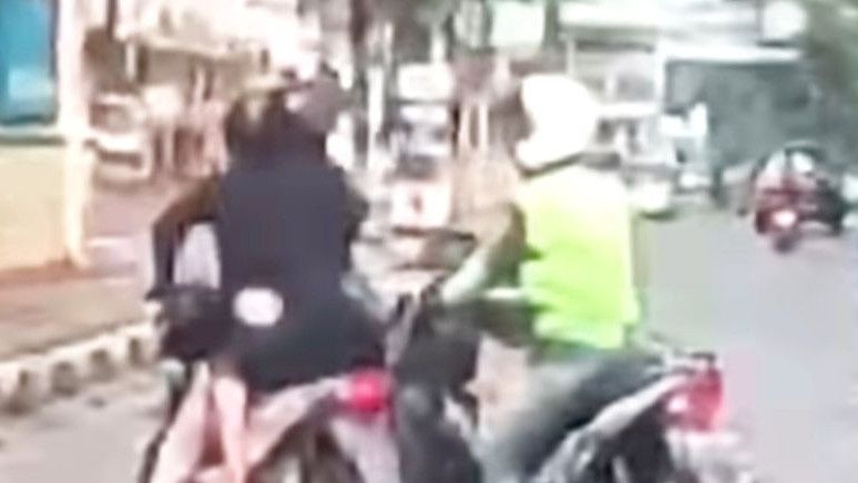 Viral Pria Todongkan Pistol ke Ojol di ITC Permata Hijau Kebayoran Baru Jaksel