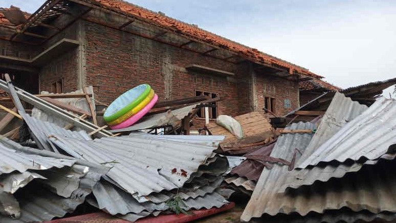 Kronologi Ratusan Rumah di Bandung Diterjang Angin Puting Beliung