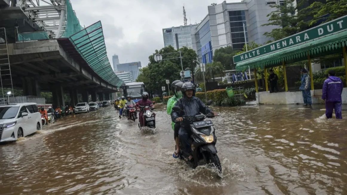 2 RT di Jakbar Banjir Siang Ini, Tinggi Air Capai 30 Cm