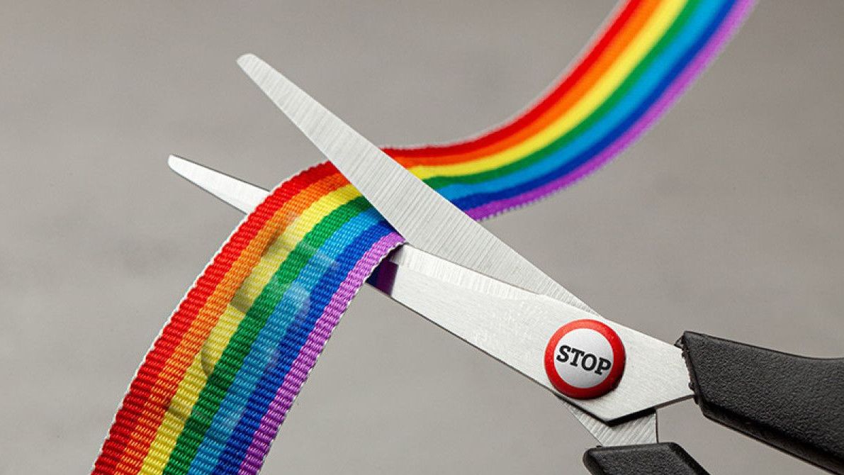 Jadi Gay, Pejabat Pemerintah di Aceh Terancam Dihukum Cambuk