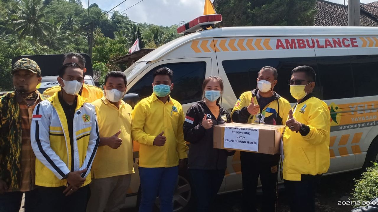 Yellow Clinic Golkar Gerak Cepat Bantu Korban Erupsi Gunung Semeru
