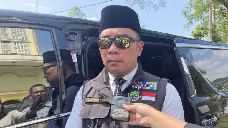 Ada Tiket Gratis Naik Kereta Cepat Jakarta-Bandung Mulai 18 Agustus-Oktober, Ridwan Kamil: Diprioritas untuk Warga Sekitar Jalur